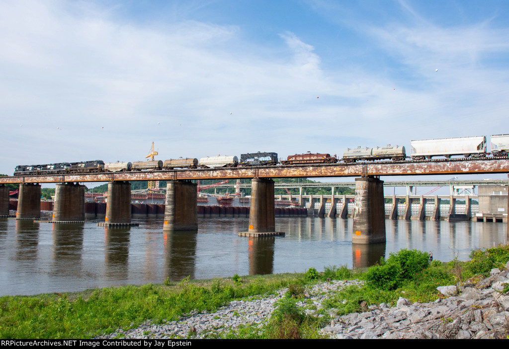 An NS manifest pulls across the Tennbridge 